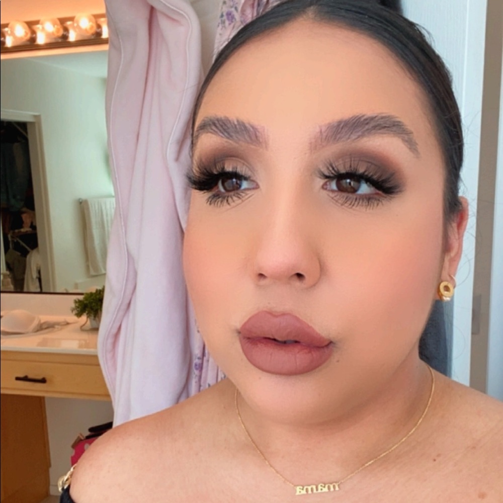 Meet your Posher, Daniela